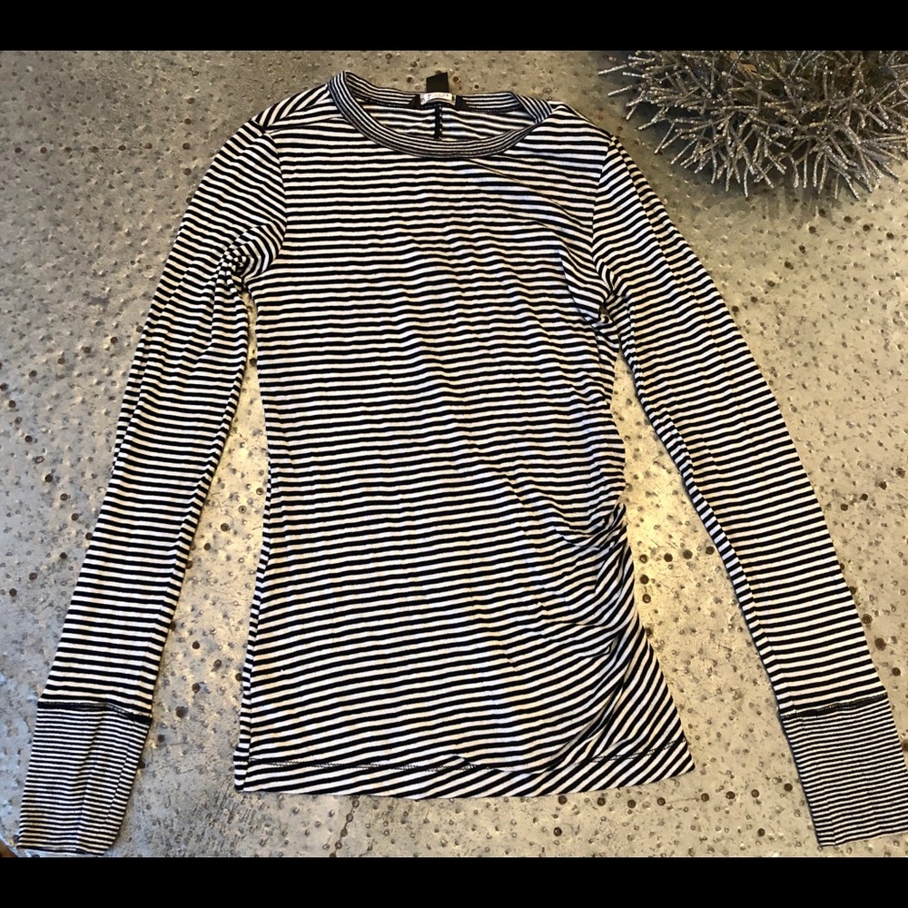 Super soft and stretchy, worn 1 time!